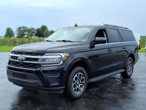 Used 2024 Ford Expedition Max XLT AWD/4WD image 3