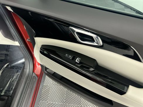 Certified 2024 Kia Carnival SX Prestige FWD image 29
