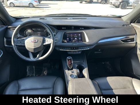 Used 2023 Cadillac XT4 Luxury w/ Cold Weather Package FWD image 31