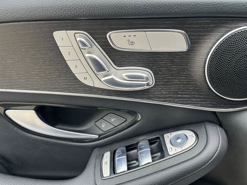 Used 2021 Mercedes-Benz GLC 300 4MATIC w/ Premium Package image 23