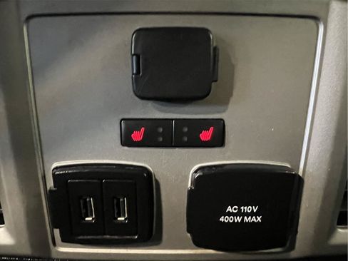 Used 2019 Ford F150 Lariat w/ Equipment Group 502A Luxury AWD/4WD image 21