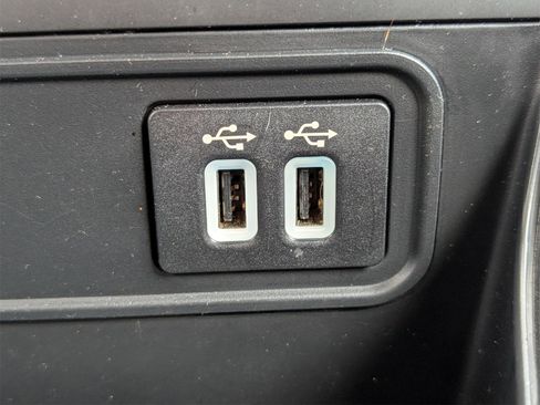 Used 2019 Ford EcoSport SE w/ SE Convenience Package image 22