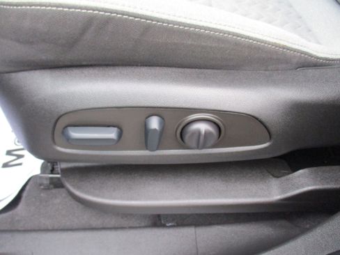 Certified 2022 Chevrolet Equinox LS w/ LS Convenience Package image 16