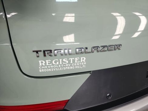 Used 2025 Chevrolet TrailBlazer LT w/ Convenience Package image 17