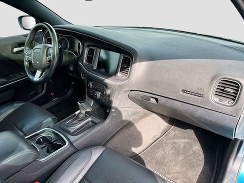 Used 2016 Dodge Charger R/T w/ Premium Group image 33