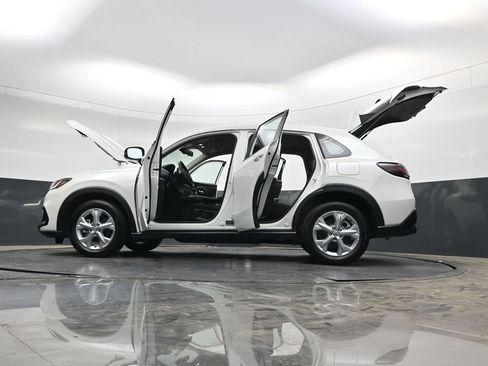 Used 2025 Honda HR-V LX image 40