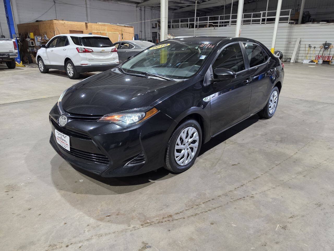 Used 2019 Toyota Corolla LE FWD image 2