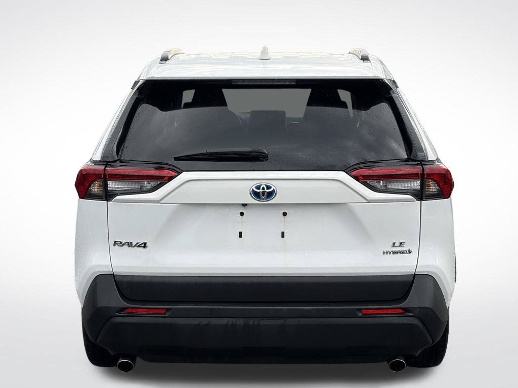 Used 2024 Toyota RAV4 LE AWD/4WD image 8