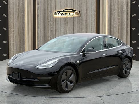 Used 2018 Tesla Model 3 Mid Range image 4