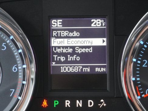 Used 2015 Chrysler Town & Country Touring-L w/ Driver Convenience Group image 24