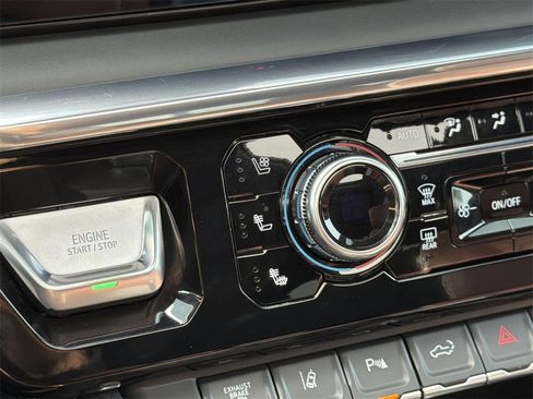 Used 2024 GMC Sierra 2500 Denali Ultimate image 17