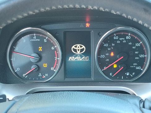 Used 2018 Toyota RAV4 SE AWD/4WD image 14