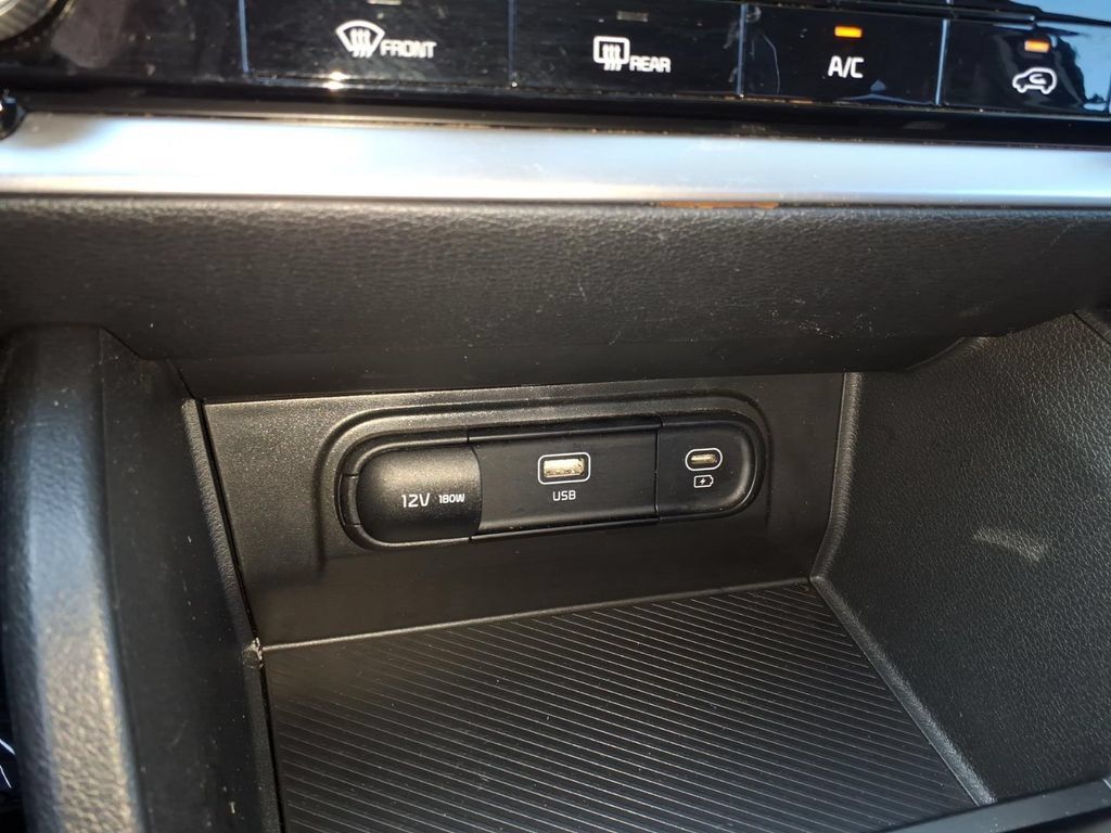 Used 2025 Kia Sportage LX AWD/4WD image 12