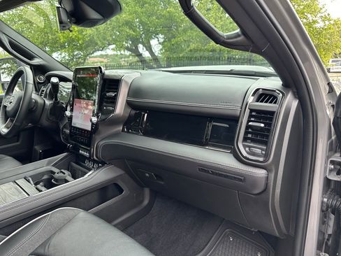 Used 2026 RAM 2500 Limited AWD/4WD image 39
