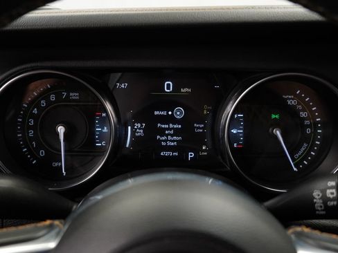 Used 2022 Jeep Wrangler Unlimited Sahara AWD/4WD image 31
