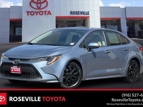 Certified 2022 Toyota Corolla LE image 1