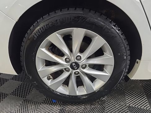 Used 2018 Kia Optima LX w/ 17" Alloy Wheels Package FWD image 13