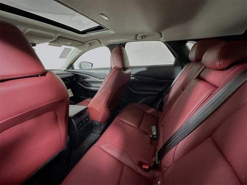 Used 2025 MAZDA CX-30 AWD 2.5 S w/ Preferred Package image 4