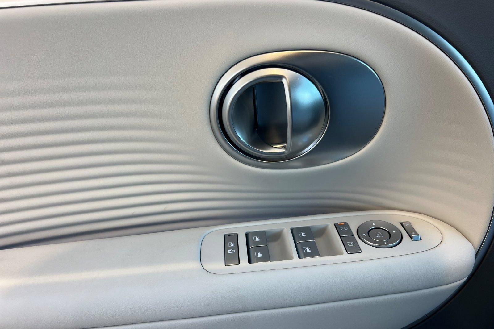New 2026 Hyundai Ioniq 9 SEL AWD/4WD image 12