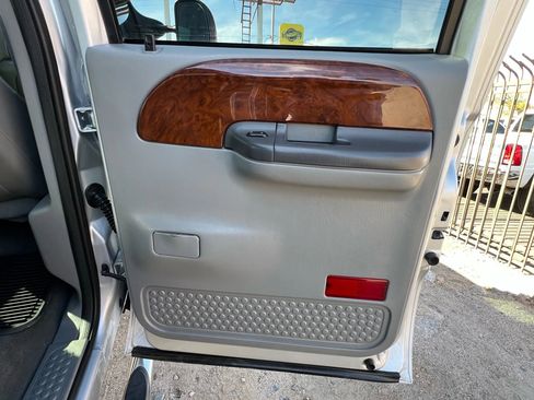 Used 2004 Ford F250 XLT image 23