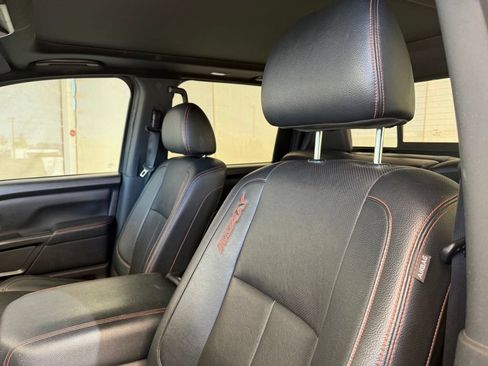 Used 2024 Nissan Titan PRO-4X w/ Pro-4x Convenience Package AWD/4WD image 15