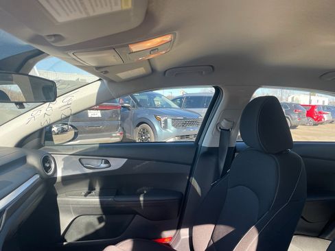 Used 2024 Kia Forte LXS image 10