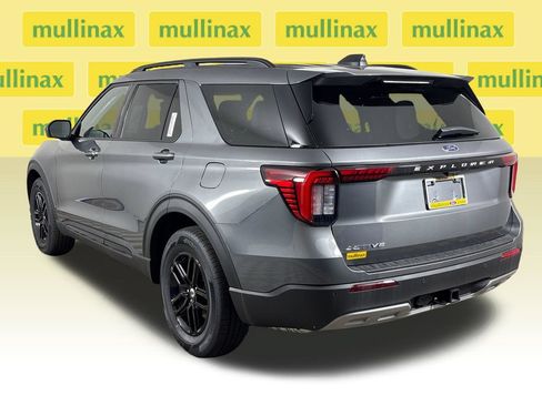 New 2026 Ford Explorer Active w/ Active Comfort Package RWD image 8