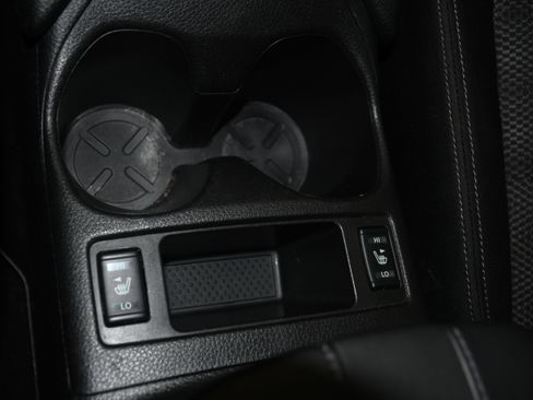 Used 2019 Nissan Rogue Sport SV w/ Technology Package FWD image 12