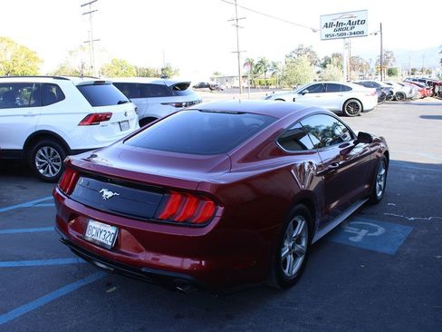 Used 2018 Ford Mustang Coupe RWD image 6