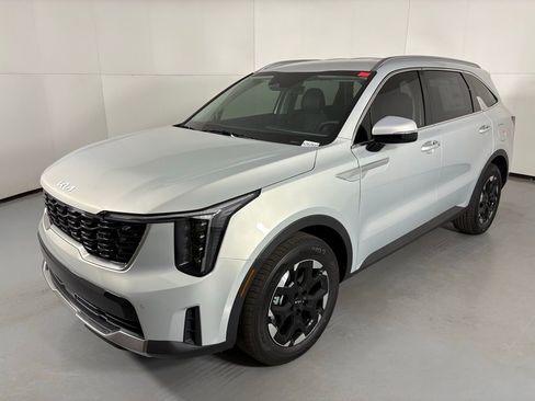 New 2026 Kia Sorento S image 4