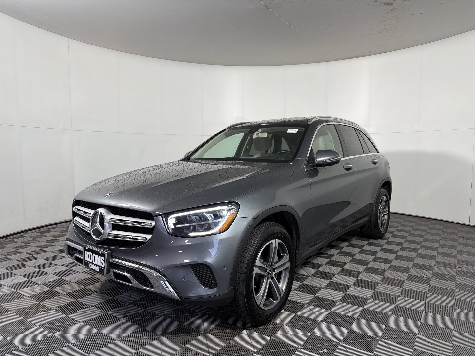 Used 2020 Mercedes-Benz GLC 300 4MATIC image 1