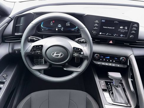 Used 2026 Hyundai Elantra SEL Sport Premium w/ Cargo Package FWD image 19
