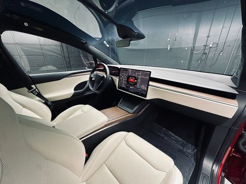 Used 2023 Tesla Model X AWD/4WD image 18