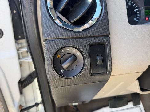 Used 2010 Ford F250 XLT AWD/4WD image 24