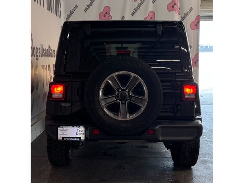 Used 2022 Jeep Wrangler Unlimited Sahara AWD/4WD image 11