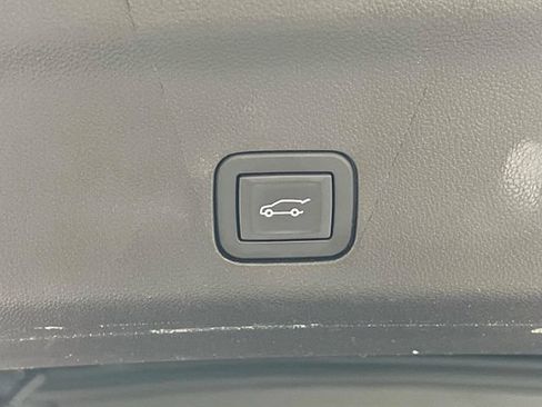 Used 2024 GMC Yukon Denali Ultimate AWD/4WD image 30