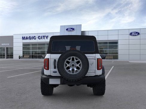 New 2025 Ford Bronco Badlands image 5