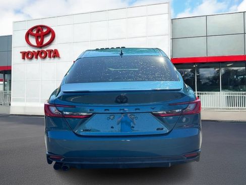 Used 2025 Toyota Camry SE w/ Convenience Package FWD image 5