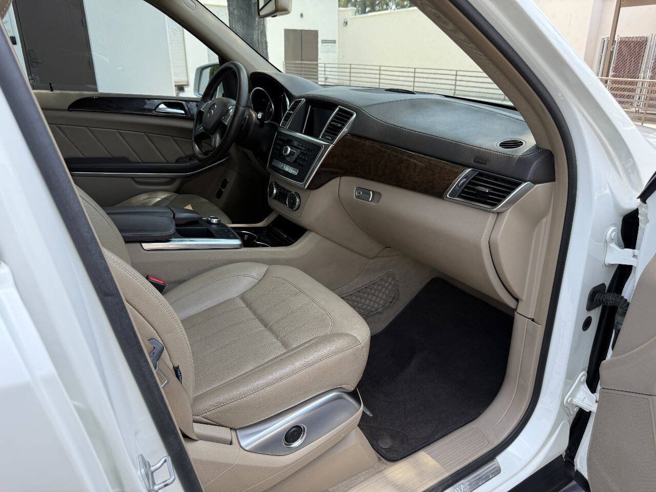 Used 2013 Mercedes-Benz GL 450 4MATIC image 11