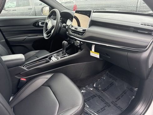 New 2026 Jeep Compass Limited image 8