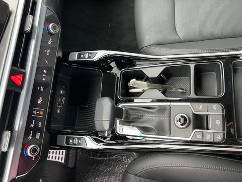 New 2025 Kia Sorento SX image 13