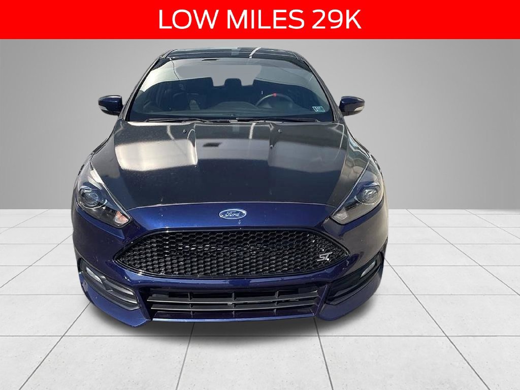 Used 2017 Ford Focus ST w/ Equipment Group 401A FWD image 2