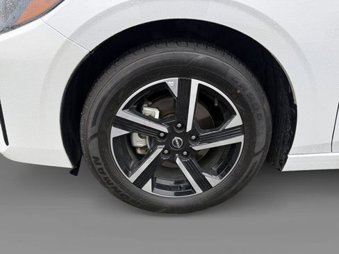 Used 2024 Nissan Sentra SV image 9