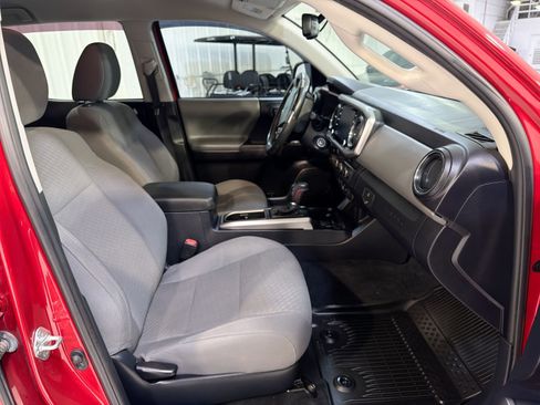 Used 2021 Toyota Tacoma SR5 w/ Technology Package AWD/4WD image 27