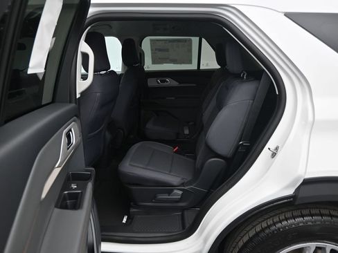 New 2026 Ford Explorer Active RWD image 18