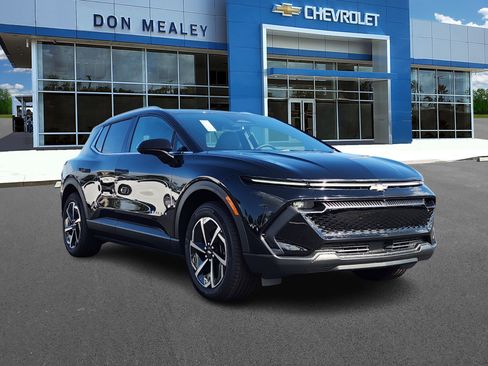 New 2026 Chevrolet Equinox EV LT image 1