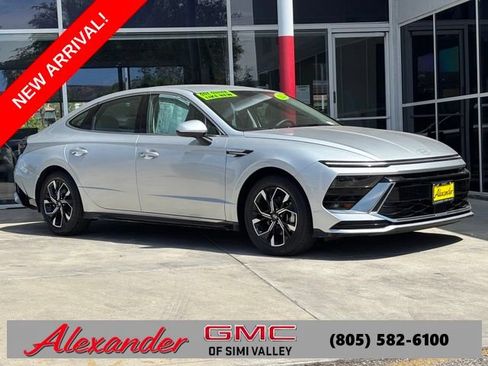 Used 2025 Hyundai Sonata SEL FWD image 1