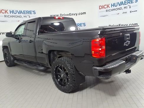 Used 2018 Chevrolet Silverado 1500 LT w/ All Star Edition AWD/4WD image 6
