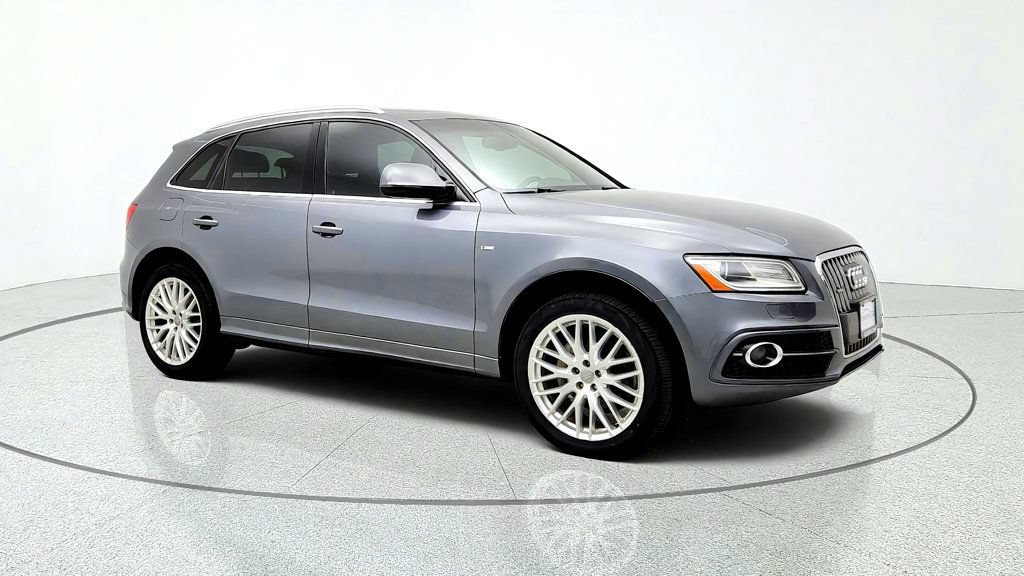 Used 2017 Audi Q5 2.0T Premium Plus w/ Technology Package AWD/4WD image 3