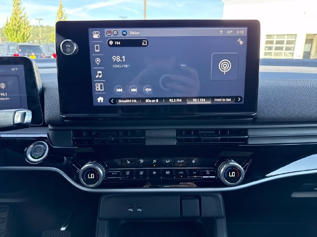 Used 2024 Honda Prologue EX image 25